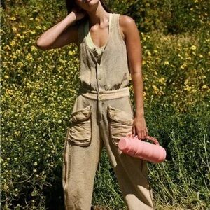 FP Timko onesie sz small